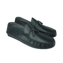 Mocasines negros con motas